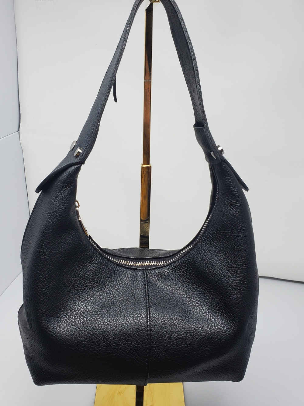 Classic Black Leather Shoulder Bag - Unbranded